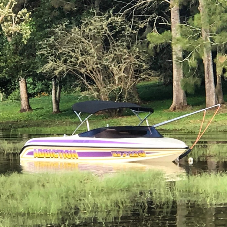 Addiction boat bimini